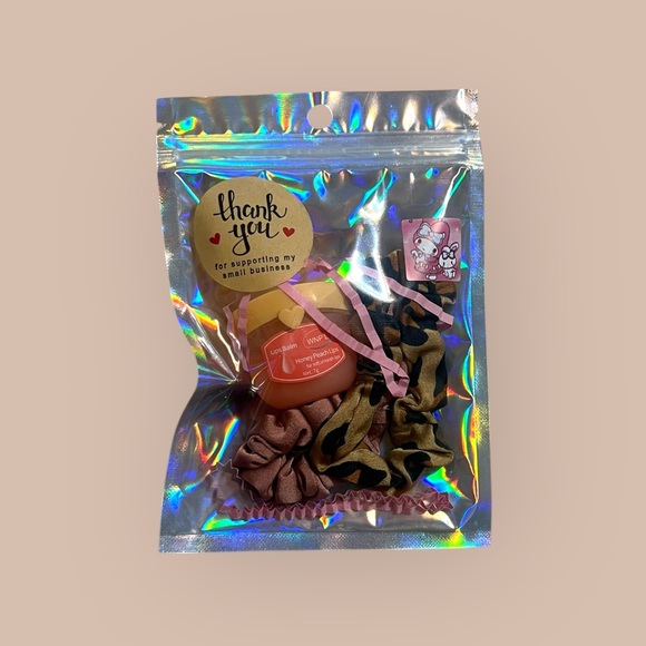 Mini Gift Set 💝 - Picture 2 of 2